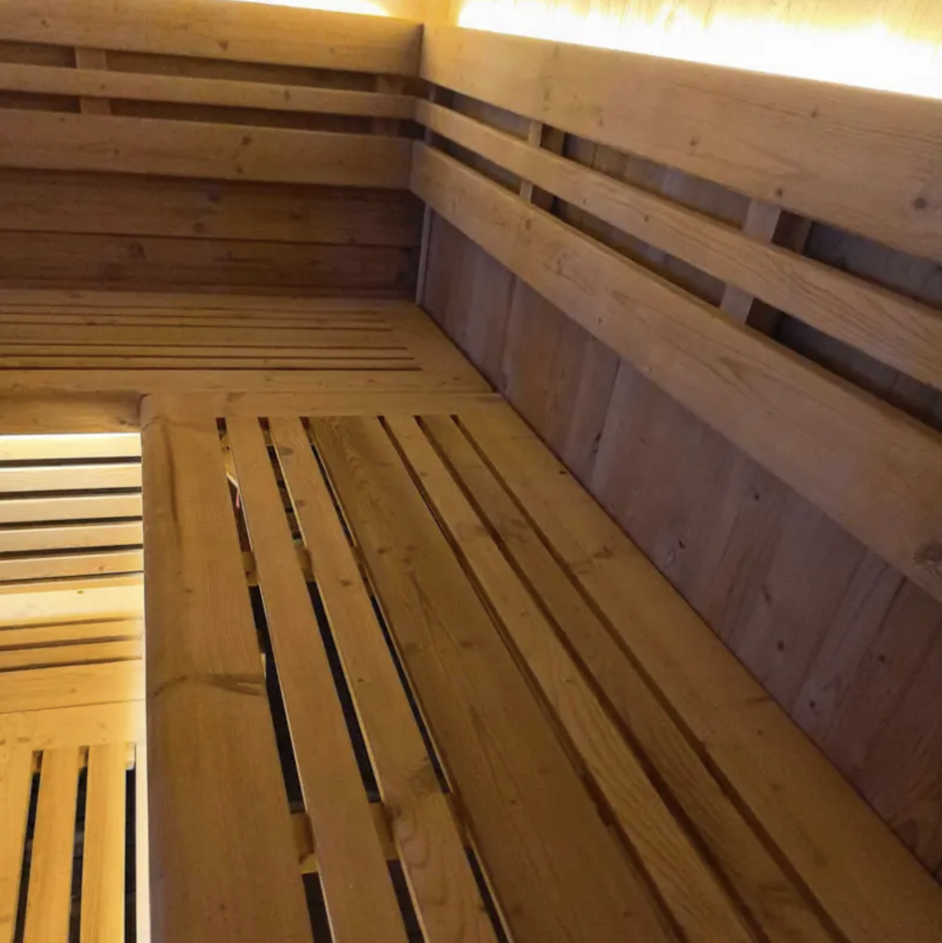 Max Heater Thermo-Spruce Black Cube Outdoor Sauna – A Premium 4-6 Person Wellness Haven-12