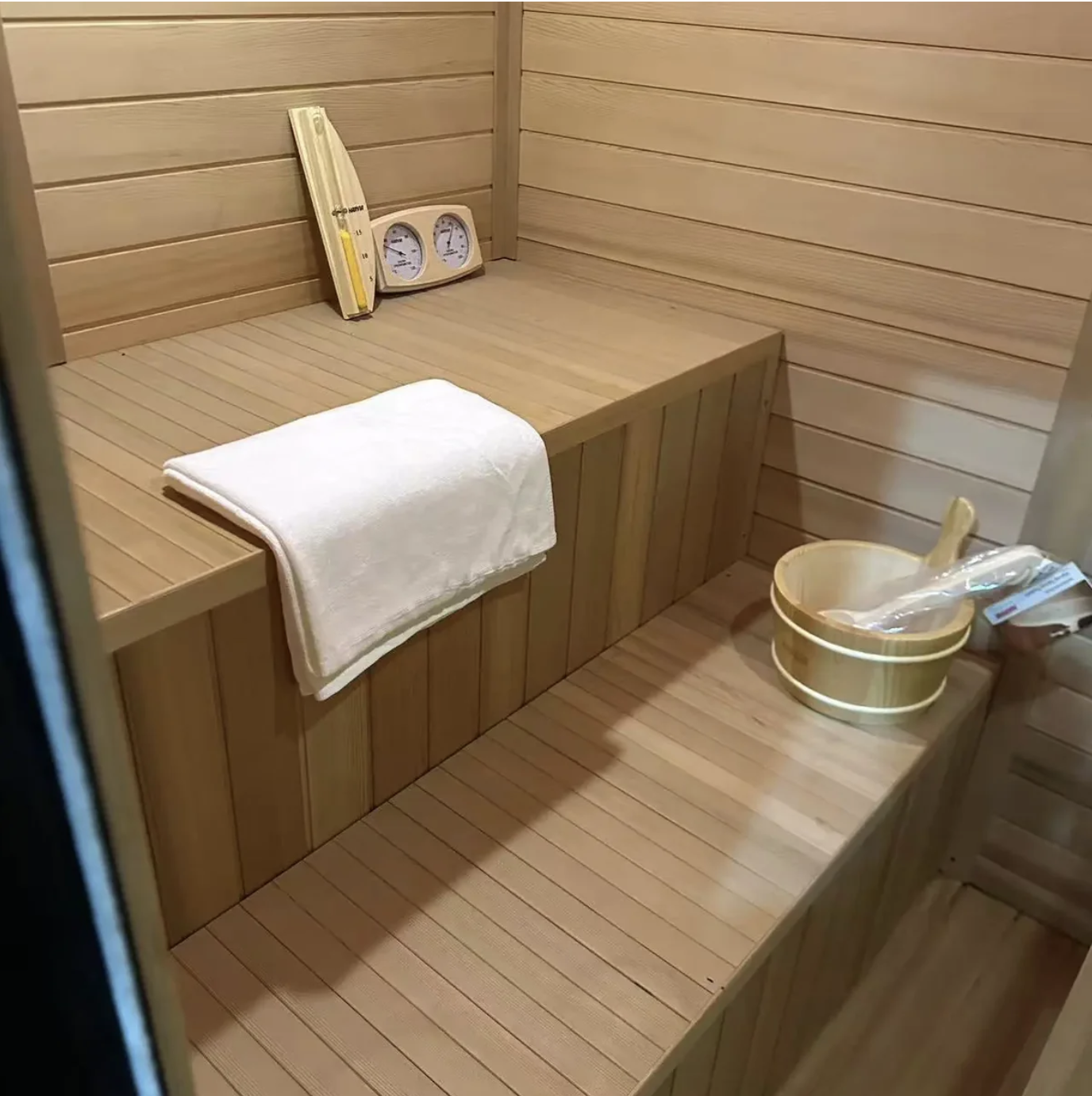 Max Heater Sleek Black Cube Outdoor Sauna – A Sophisticated Sanctuary for the Modern Garden-4